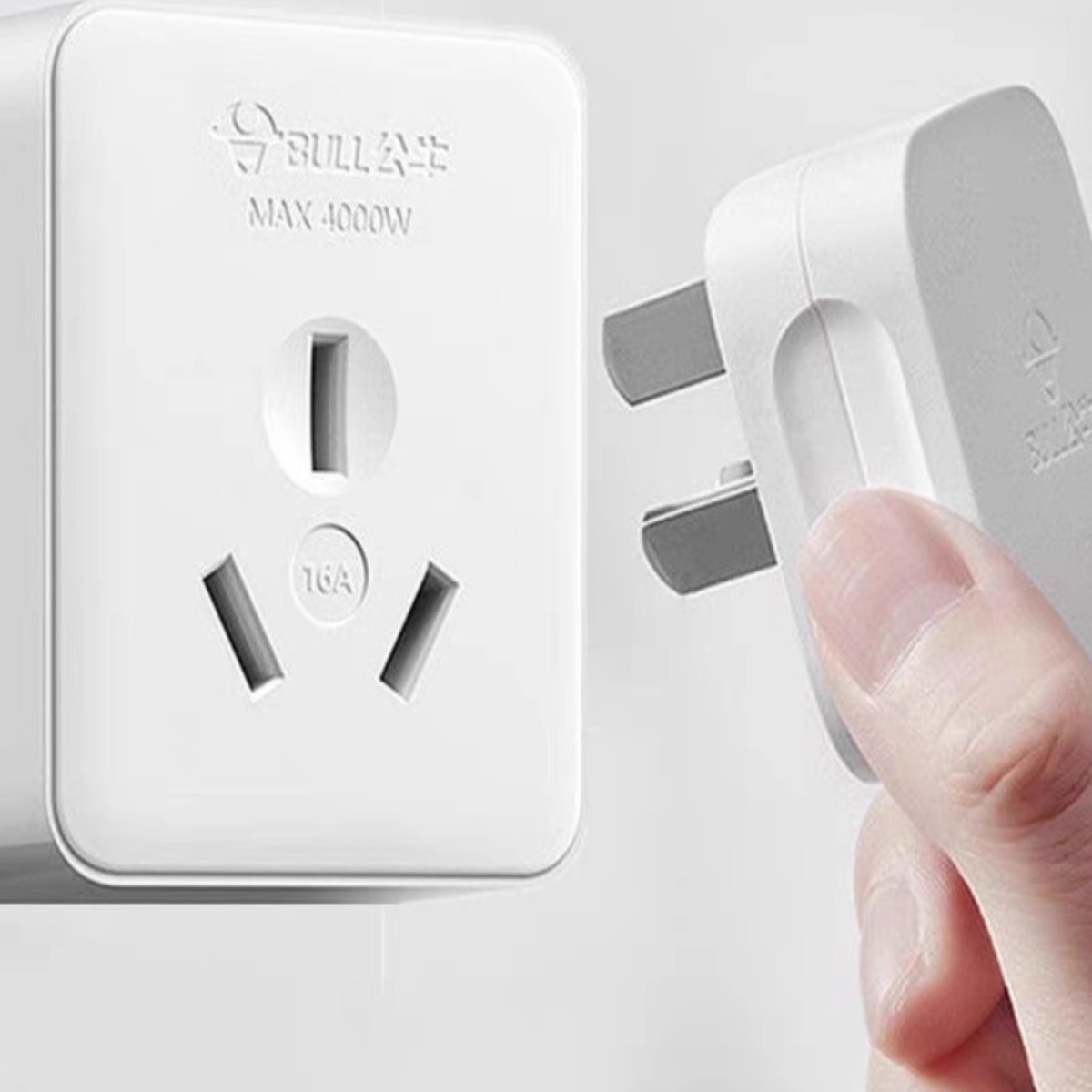 公牛正品插座220V小型迷你明装三孔三眼16A空调大功率电器用4000W