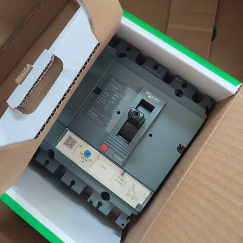 {议价}施耐德CVS250F 4P250A全新塑壳断路器生产