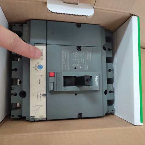 {议价}施耐德CVS250F塑壳断路器空气开关4P250A有