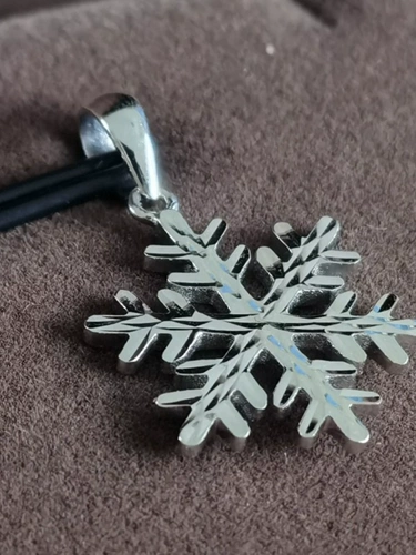 Платиновая подвеска, ожерелье, ювелирное украшение, платина 950 пробы, со снежинками, подарок на день рождения, (в наличии на складе)