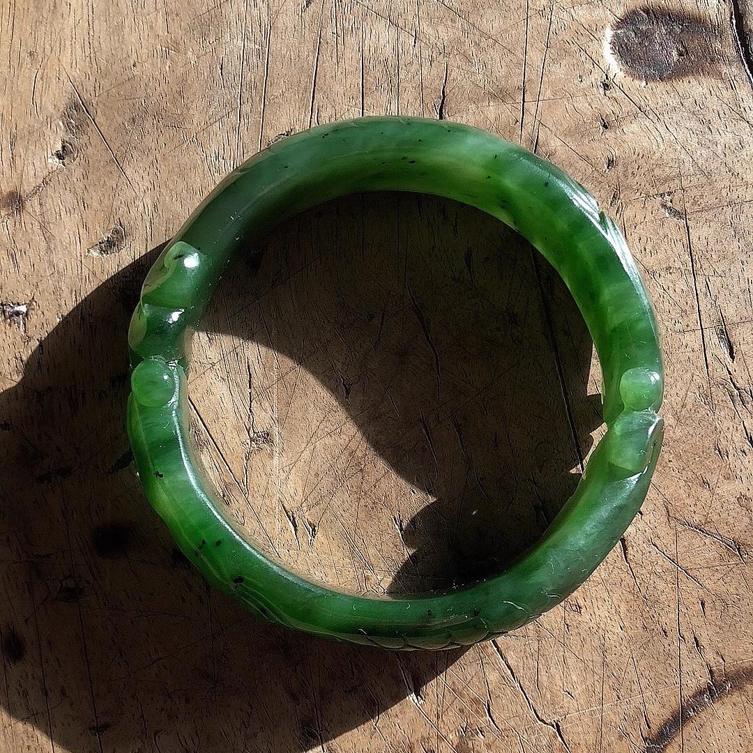 60天然新疆籽料碧玉手镯龙鱼满色碧绿油润通透大圈口镯子超美