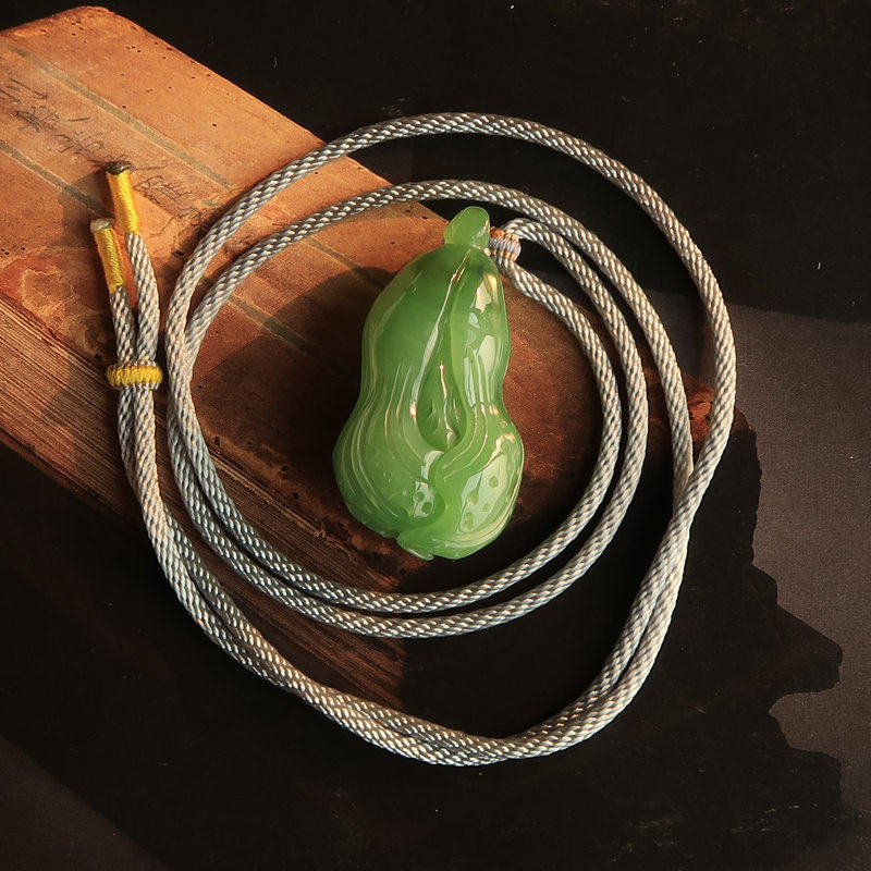 {亦暄}隆和斋珍藏新疆和田玉籽料满绿碧玉白菜招财聚财吊坠超值价