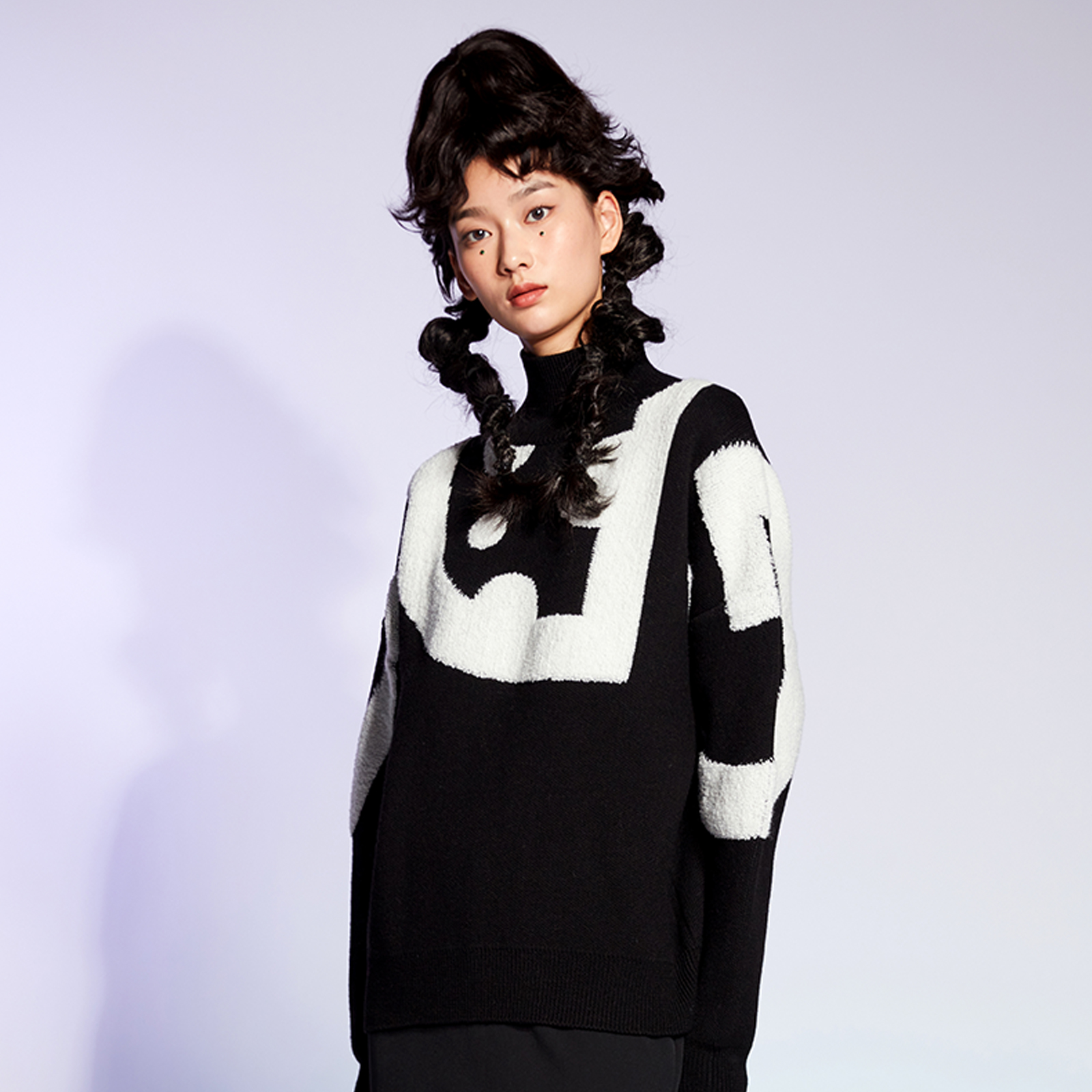 设计师风黑白撞色羊毛衫