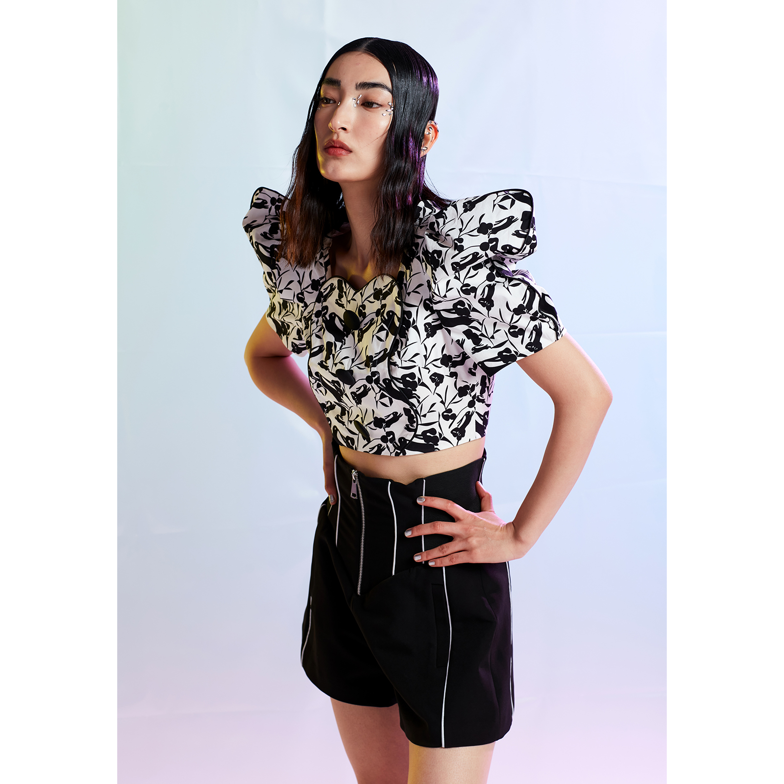 剪影兔印花泡泡袖短衬衫