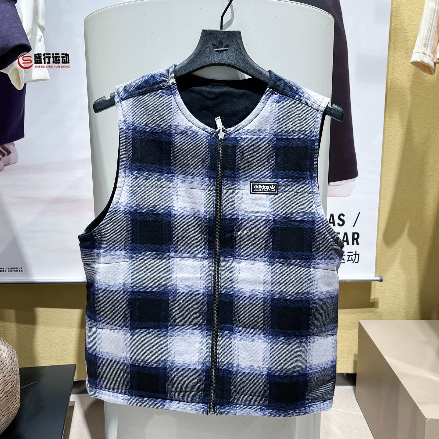 Adidas阿迪达斯男女款2026年冬新款滑板风双面穿保暖棉马甲KQ6265