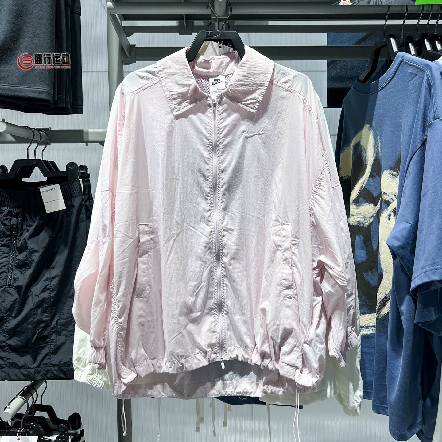 Nike耐克女装2026秋新品Oversize 风防晒拒水轻盈夹克 IO1521-583