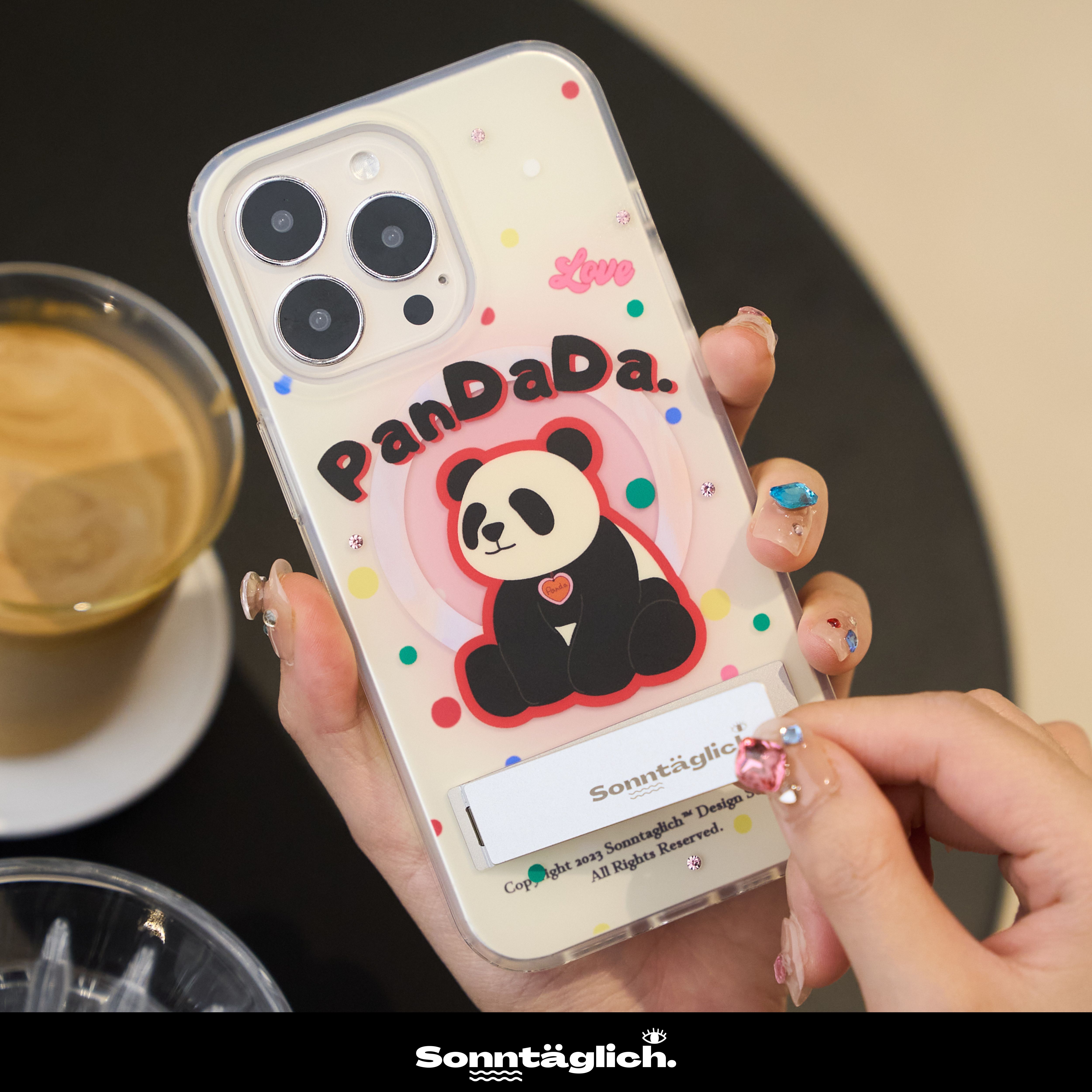 【四合一工艺】Pandada快乐熊猫星期天家日系复古情侣艺术家授权全包适用苹果15手机壳iPhone15ProMax手机壳