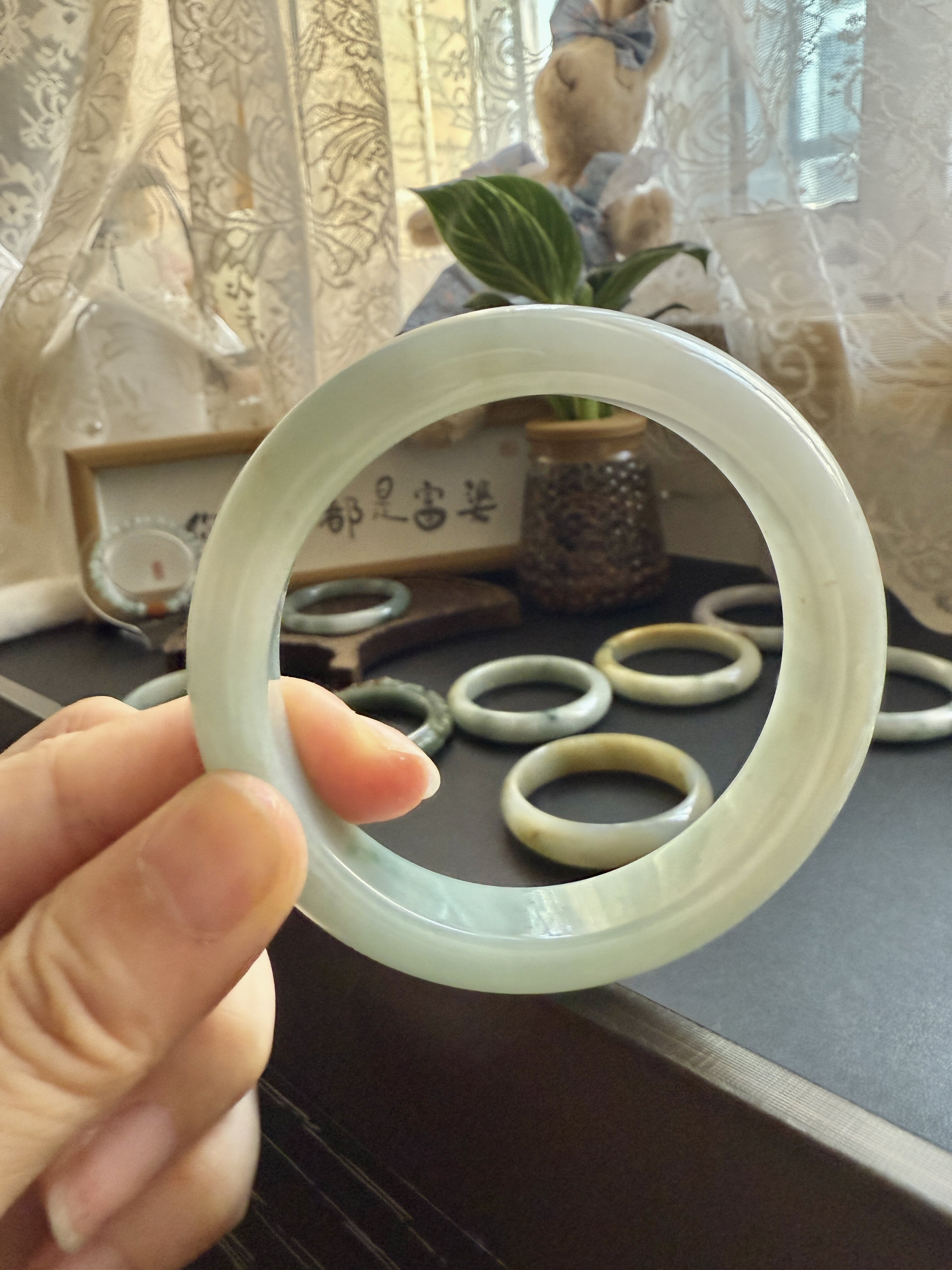 缅a 翡翠手镯   近糯化小洒金  55.3 完整