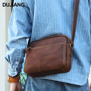 跨境复古邮差包疯马皮男士 斜挎包运动通勤男包真皮高级感单肩包