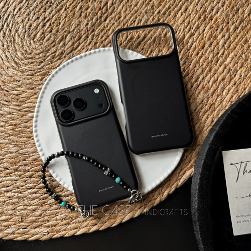 黑武士磨砂磁吸iPhone18ProMax壳