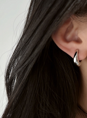 无耳洞佩戴银色椭圆C圈弹簧耳夹女防掉精致轻奢小众耳饰2025新款