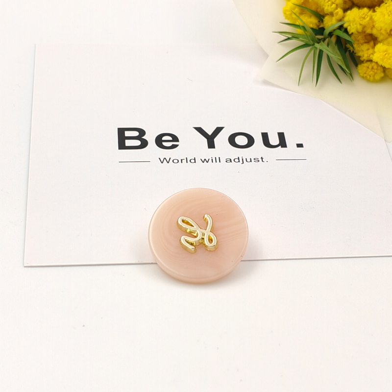 圆形双拼米色纽扣花朵毛衣扣子