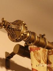 圣奇尼美国进口铁艺罗马杆窗帘杆雕花彷古花蕾头金黄色双杆装饰杆