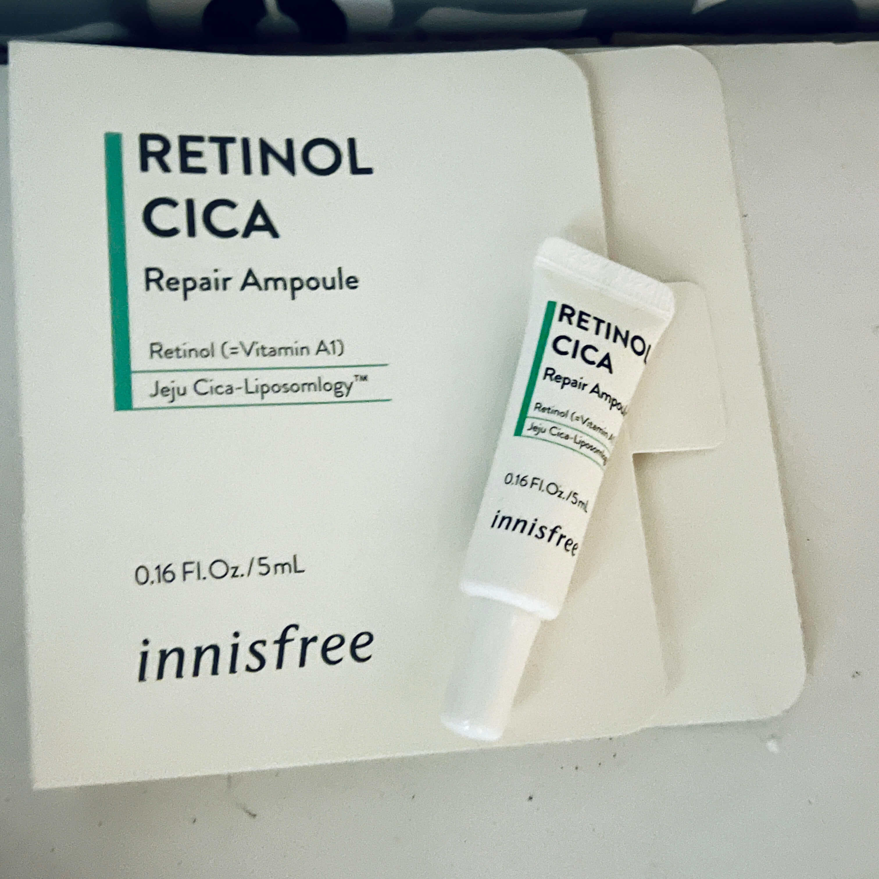 innisfree/悦诗风吟a白瓶视黄醇精华液5ml小样 a醇控油祛痘舒缓