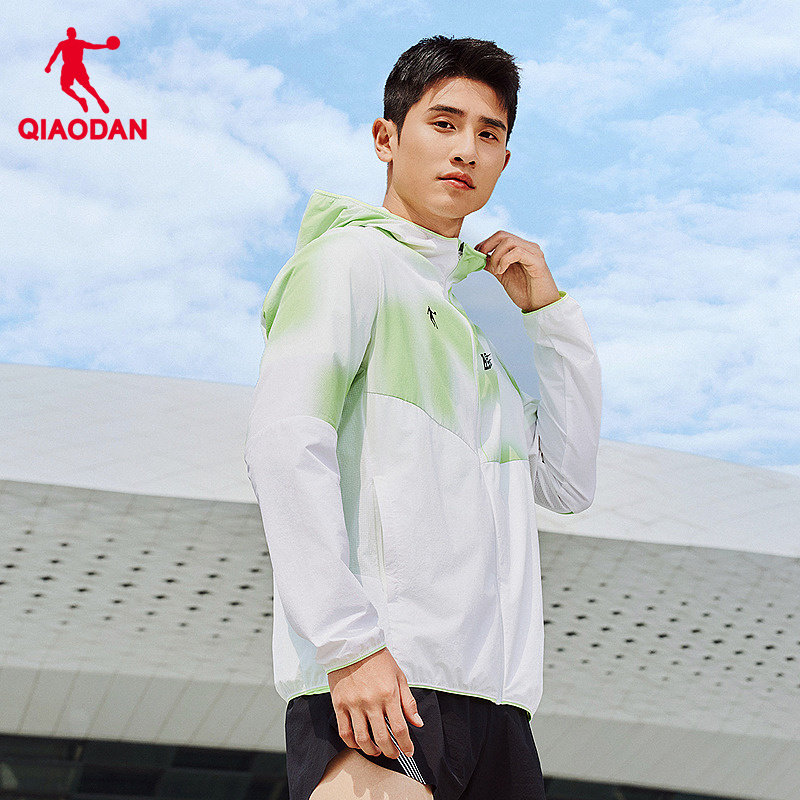 乔丹飞影绿跑步梭织薄外套男士 2026春季新款皮肤风衣专业马拉松