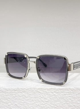 金属板材方形大框太阳眼镜18UCR时尚男女通用遮阳墨镜防紫外线灰