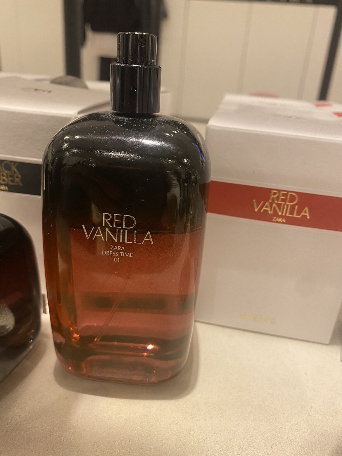 zara香水Red Vanilla 是一款花香型果味调的女用香水
