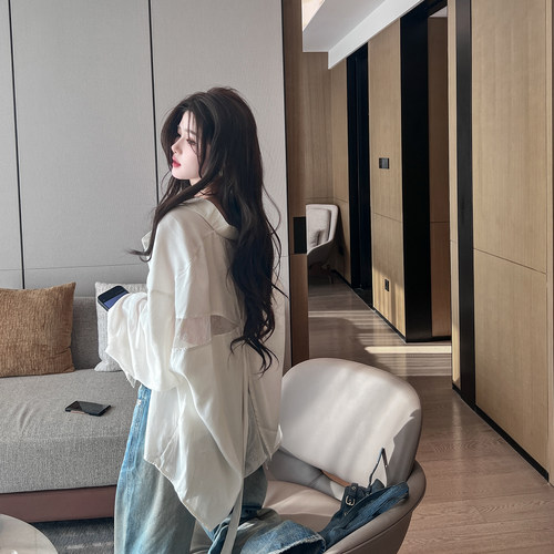 法式艺术系上衣遮肉女原创设计高级小众不撞款宽松慵懒长袖白衬衫