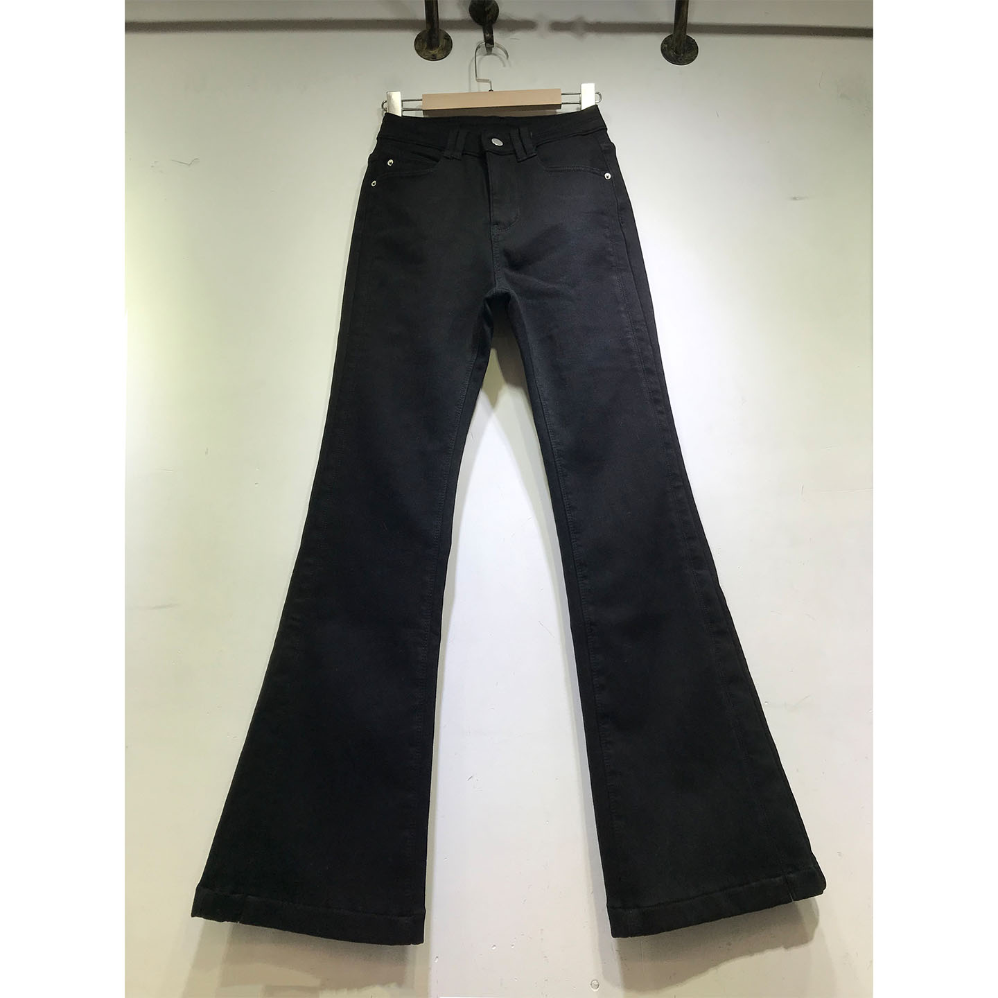 E野视角加绒加厚微喇叭裤女2025冬季黑色牛仔裤脚口开叉长裤8606