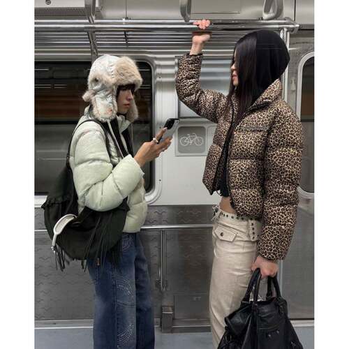 韩国小众品牌SCULPTOR鸭绒100短款面包羽绒服