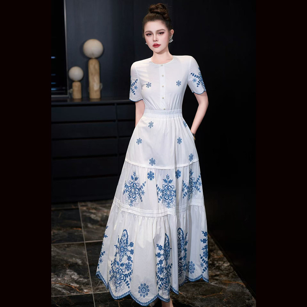 Women's Dress 2026春夏新款棉制短袖重工刺绣连衣裙气质夏季