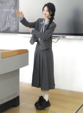 灰色西装套装女秋季新款小个子通勤面试正装休闲西服百褶裙两件套