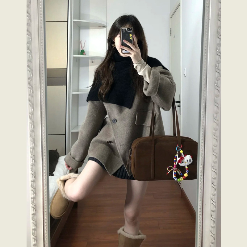 韩系复古奶咖色翻领呢子大衣