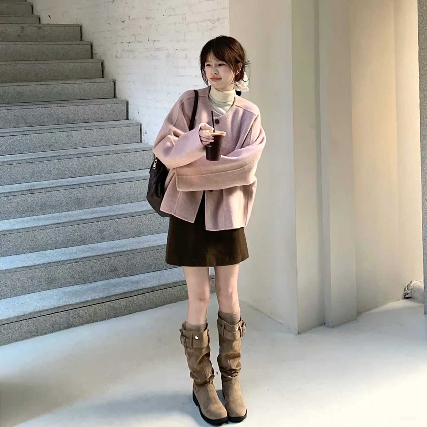 温柔甜美风粉色圆领毛呢外套