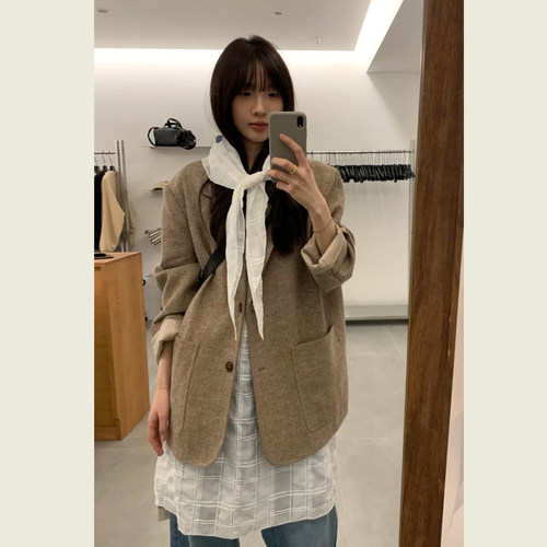 燕麦色英伦风西装外套