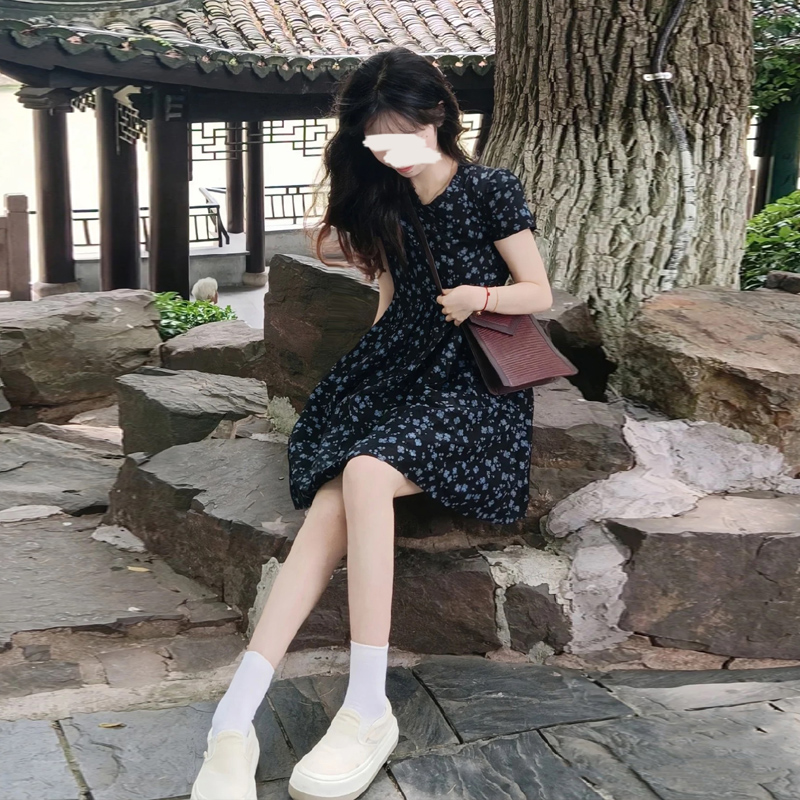 清仓！蓝色碎花连衣裙女夏季法式V领小个子显瘦气质短裙娃娃裙