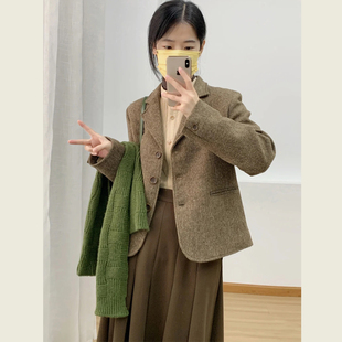 韩系复古人字纹棕色西装毛呢外套女秋冬高级感小个子短款呢子大衣