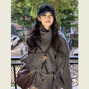 韩系赫本风灰色系带呢子大衣女秋冬季小个子廓形立领短款毛呢外套