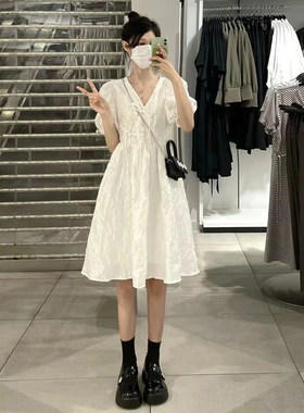 清仓！白色连衣裙女夏季收腰小个子法式泡泡袖V领显瘦印花长裙