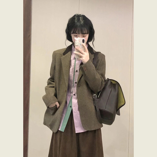 复古棕绿色撞色翻领廓形西装外套女春秋季韩系宽松休闲西服上衣