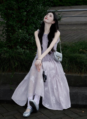 温柔风甜美紫色木耳边刺绣连衣裙女夏季度假风宽松减龄无袖背心裙