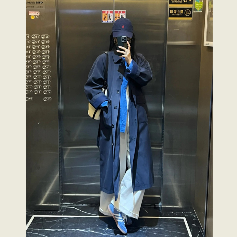 极简风藏青色翻领单排扣风衣