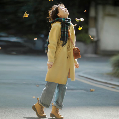 高级感黄色连帽中长款呢子大衣