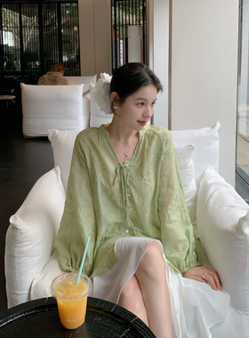 清新慵懒度假风减龄套装女夏季绿色灯笼袖衬衣高腰半身裙两件套