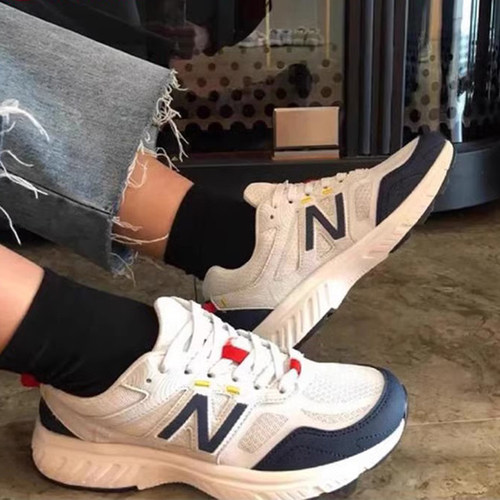 轻便复古慢跑鞋NewBalance