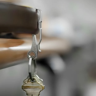 包豪斯TITANIUM 钛合金皮带钩多功能工具挂钩钥匙锁扣安全快挂扣