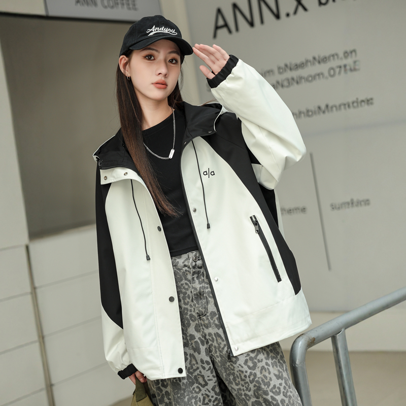 女大童软壳风衣外套休闲连帽上衣