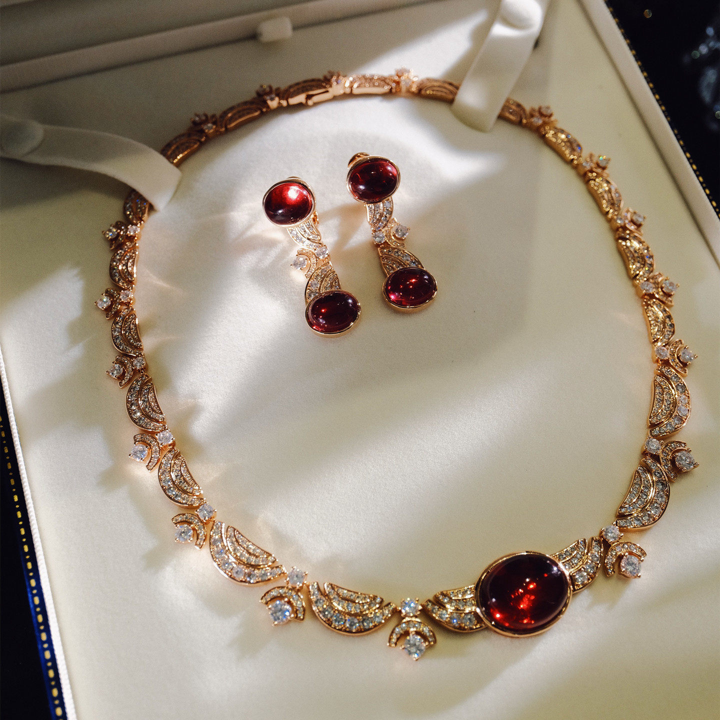 红色法式轻奢新娘主婚纱敬酒晚礼服晚宴项链耳环高级感颈链choker