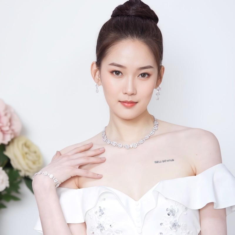 魔猫昭昭镶嵌镶钻锆石银色新娘结婚婚礼婚纱手链花朵法式轻奢礼物