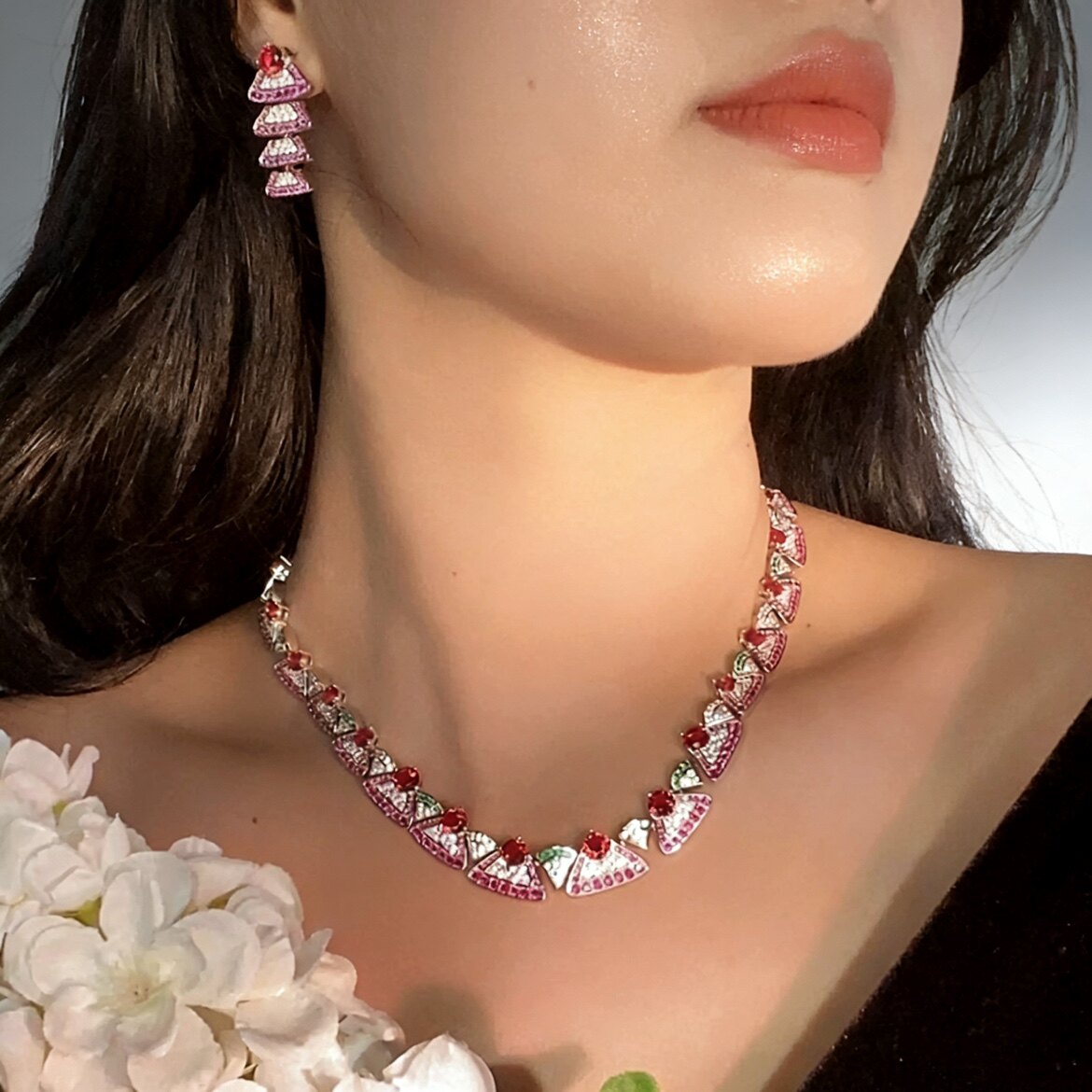 高级感轻奢红宝石颈链choker短款锁骨链新娘晚礼服主婚纱项链大气