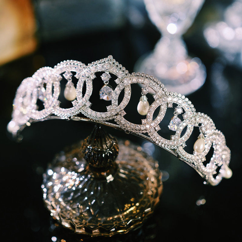 小众高端复古宫廷风珍珠皇冠头饰新娘奢华大气主婚纱王冠重工女王