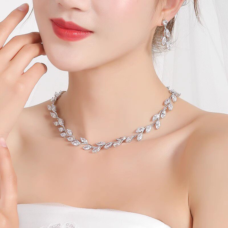 闺蜜银色镶嵌新娘晚礼服结婚婚纱项链配饰套装锁骨链高贵镀银颈链