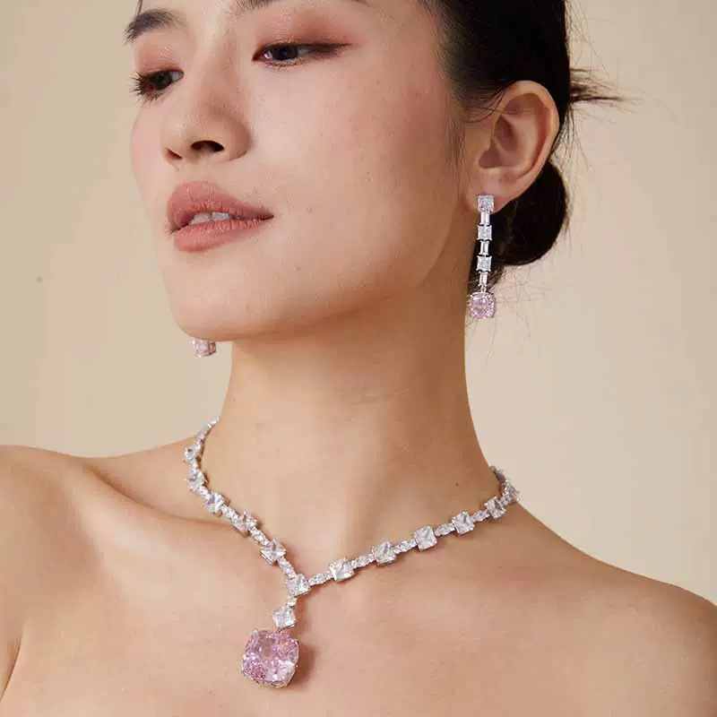 奢华高级感方糖法式复古樱花粉色晚礼服项链新娘晚宴配饰百搭大气