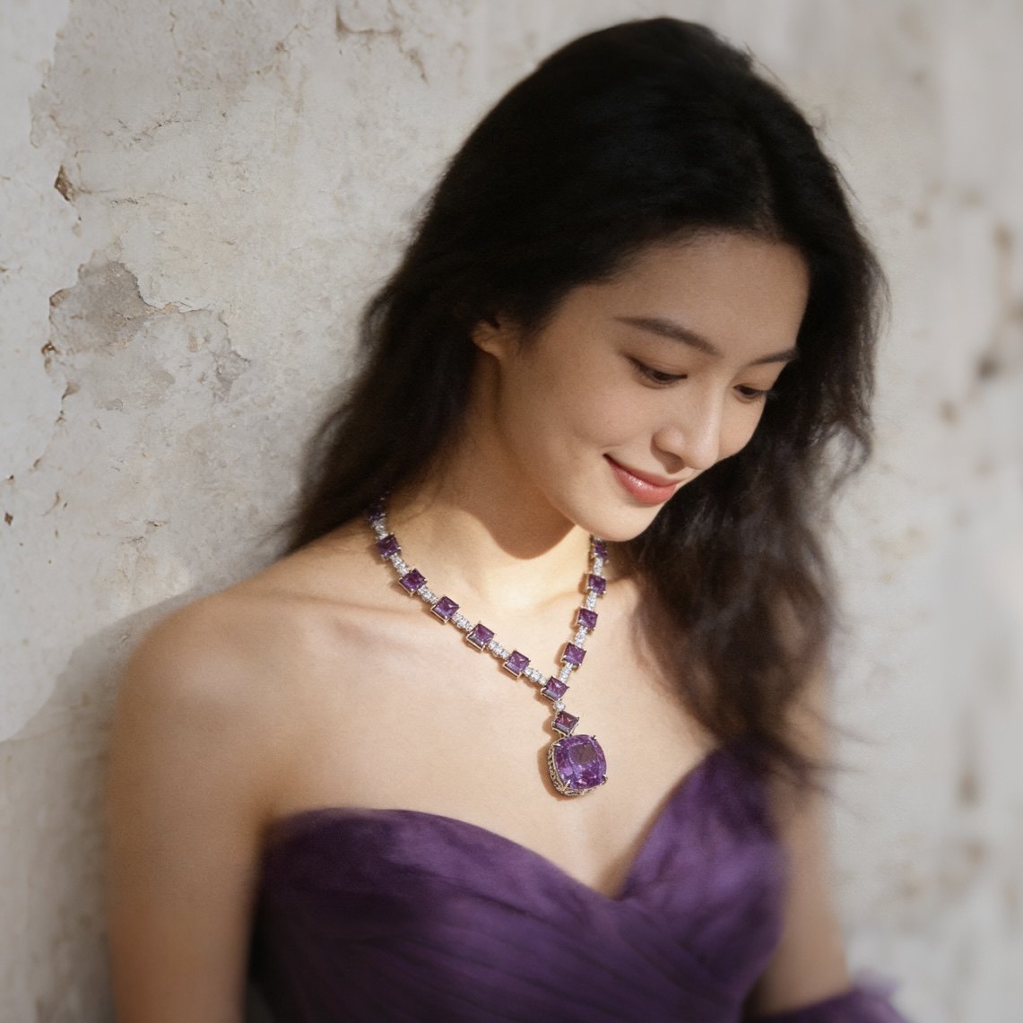 紫色水晶锆石项链女轻奢重工吊坠新娘紫色礼服婚纱锁骨链法式复古