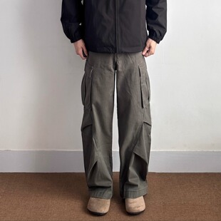 WHICHONE 美式复古多口袋褶皱工装裤宽松休闲阔腿弯刀裤