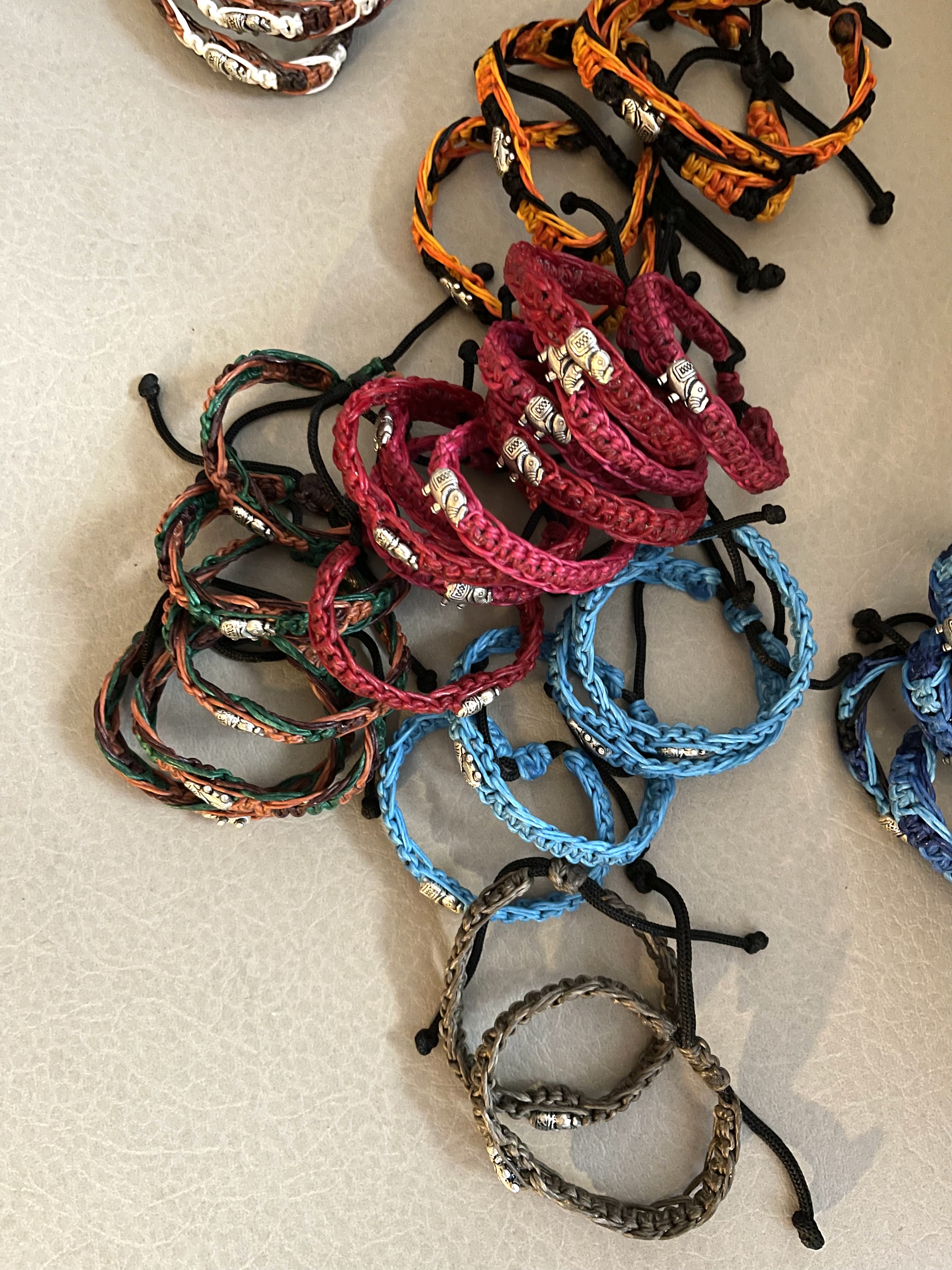 特价清仓 泰国手工蜡绳银小象手绳,模玩/动漫/周边/娃圈三坑/桌游,动漫手表/项链/饰品,淘宝优惠券,粉丝福利购,淘宝优惠卷